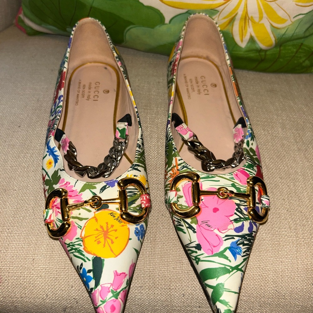 Gucci Floral Print Women's Shoes with Silver Accent - Picture 5 of 6